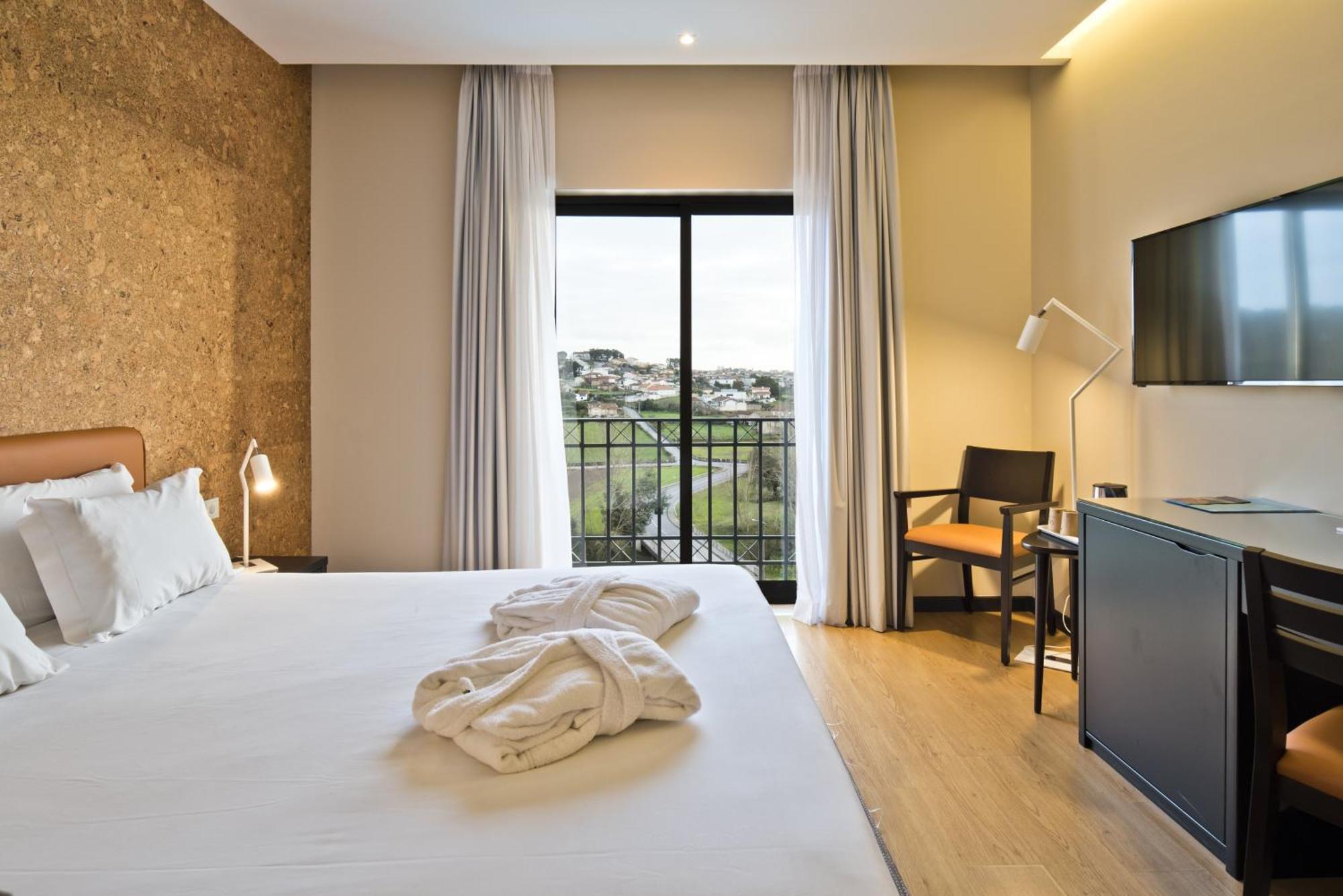Lam Hotel Estarreja Exterior photo